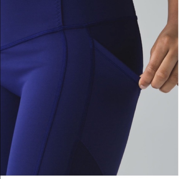 Lululemon all the right places crop - Picture 4 of 6